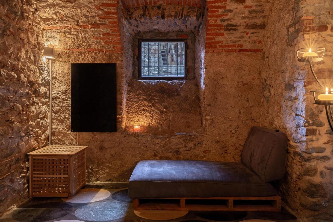 Palazzo Mia By Icasamia It Apartment Castello Cabiaglio Exterior photo