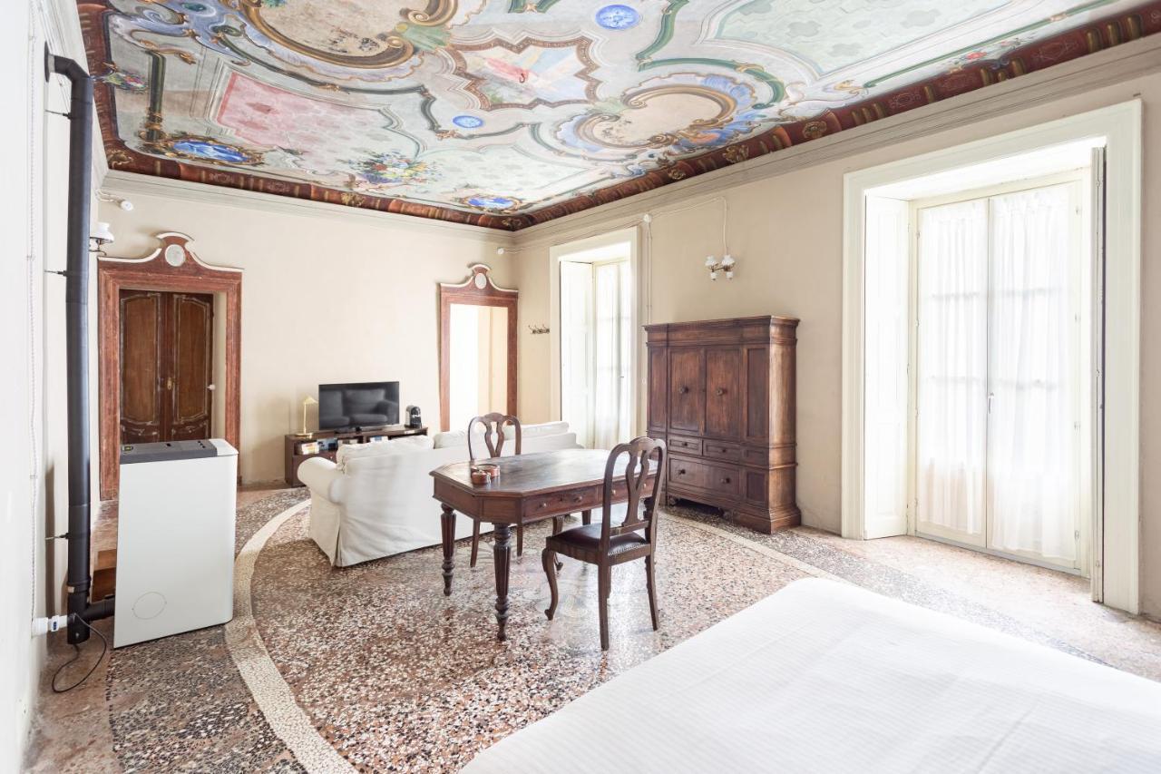Palazzo Mia By Icasamia It Apartment Castello Cabiaglio Exterior photo